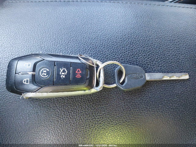 1FM5K8D88HGD82257 Ford EXPLORER XLT