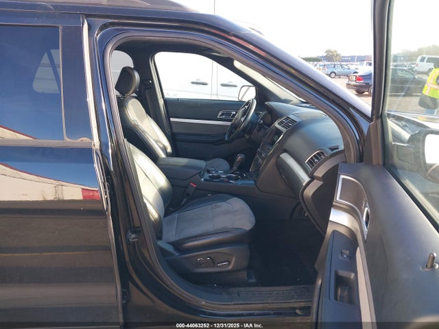 1FM5K8D88HGD82257 Ford EXPLORER XLT