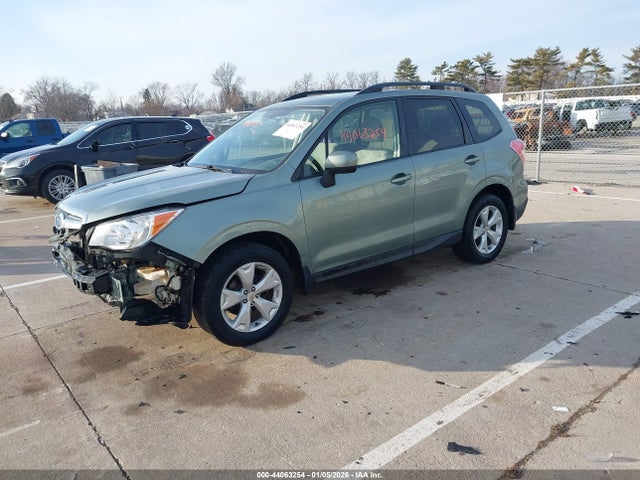 Subaru Forester 2.5i Premium 2015 JF2SJADC4FG528240 Image 2
