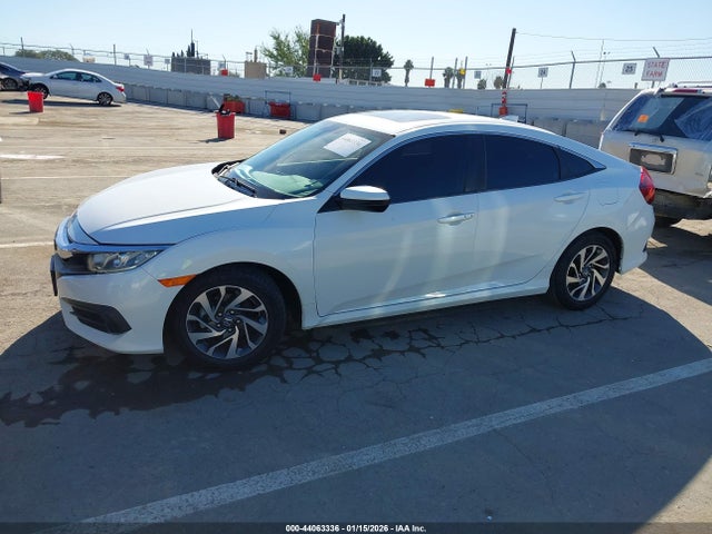 Honda CIVIC EX 2018 2HGFC2F72JH518997 Image 2
