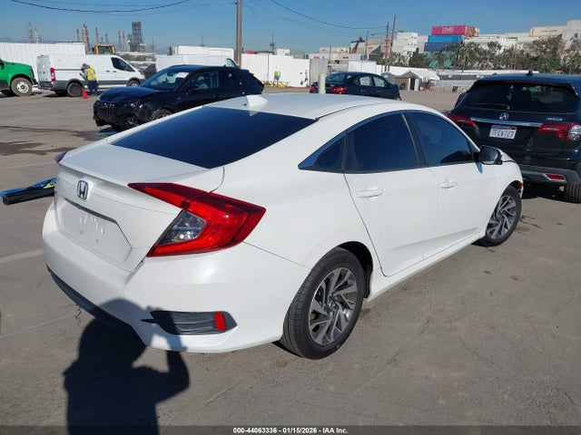 Honda CIVIC EX 2018 2HGFC2F72JH518997 Image 4