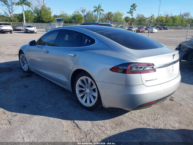 2016 TESLA MODEL S 5YJSA1E2XGF150182 Photo 2