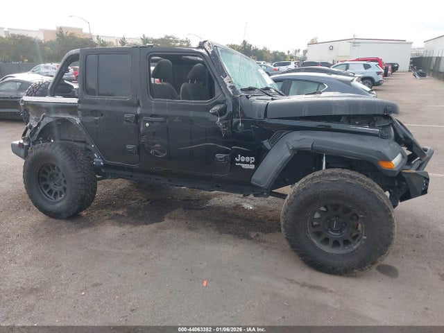 1C4HJXDGXKW649417 Jeep Wrangler Unlimited Sport S 4x4
