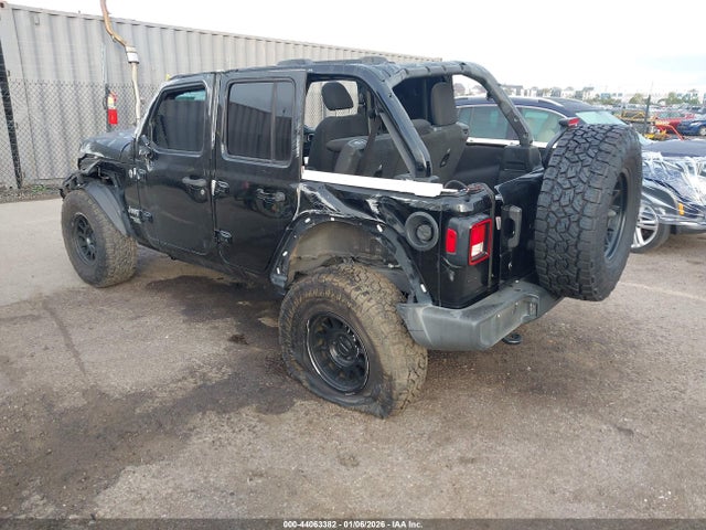 1C4HJXDGXKW649417 Jeep Wrangler Unlimited Sport S 4x4