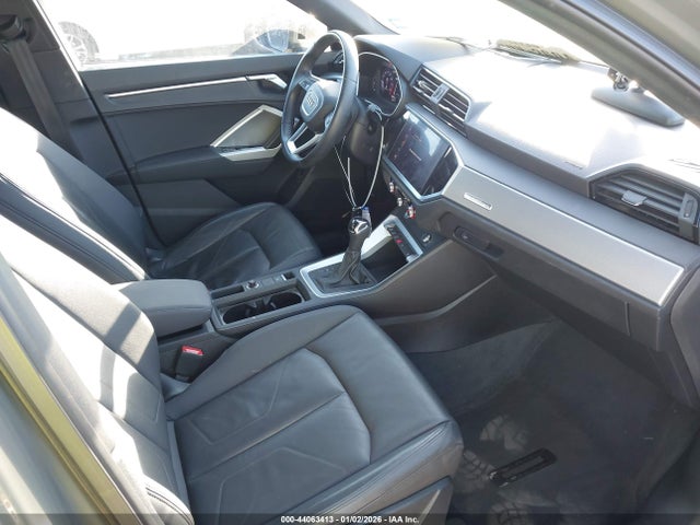 2019 AUDI Q3 WA1AECF31K1067920 Photo 4