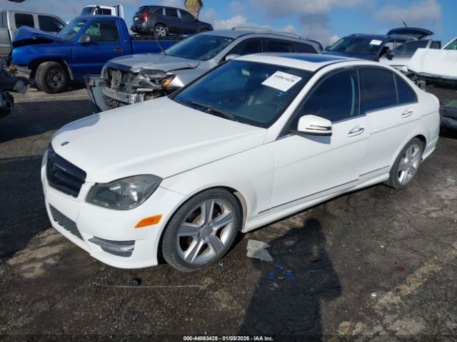 2014 MERCEDES-BENZ C 250 WDDGF4HBXEG221328 Photo 1