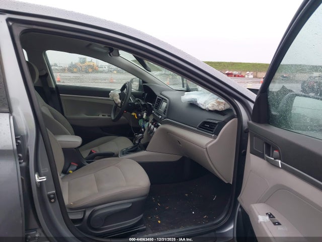 2019 HYUNDAI ELANTRA KMHD74LF9KU822498 Photo 4