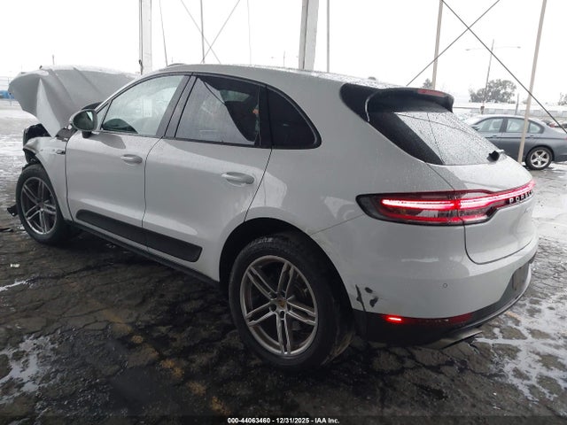 2021 PORSCHE MACAN WP1AA2A59MLB08546 Photo 2