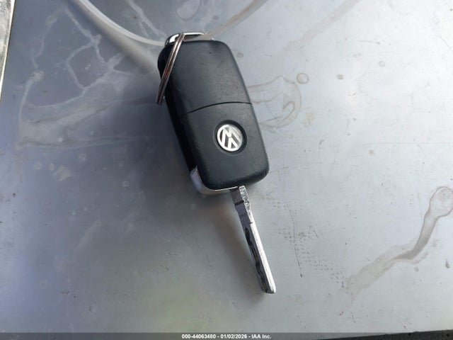 1VWDT7A31HC023322 Volkswagen Passat 1.8t R-line