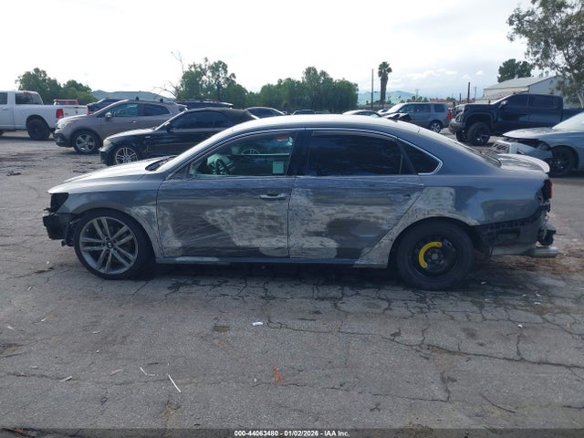 1VWDT7A31HC023322 Volkswagen Passat 1.8t R-line