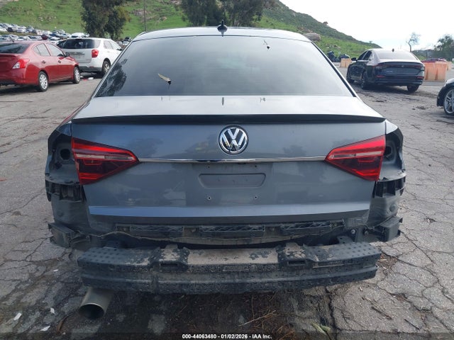 1VWDT7A31HC023322 Volkswagen Passat 1.8t R-line