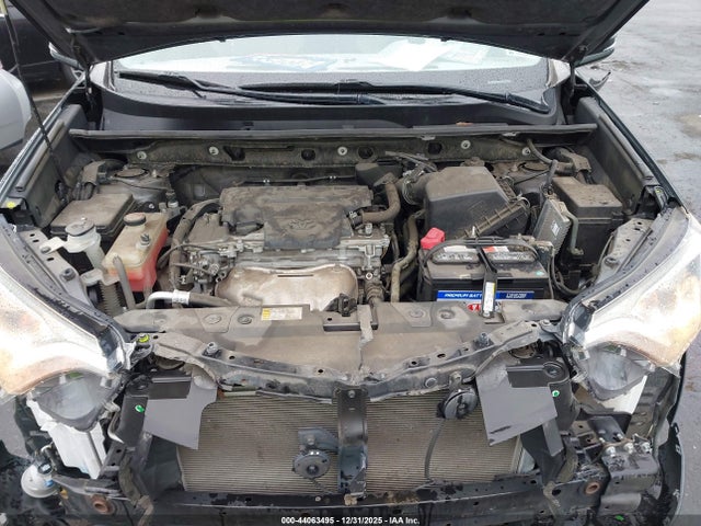 JTMWFREV1GJ073030 Toyota Rav4 Xle