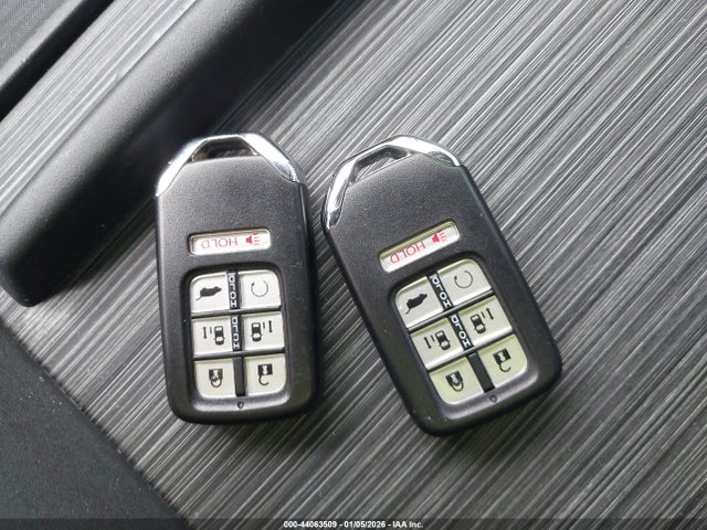 5FNRL6H92KB049354 Honda Odyssey Elite