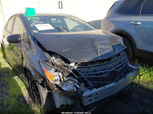 Toyota Prius Two 2014 JTDKN3DU0E1773576 main image