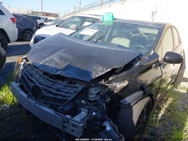 Toyota Prius Two 2014 JTDKN3DU0E1773576 Image 2