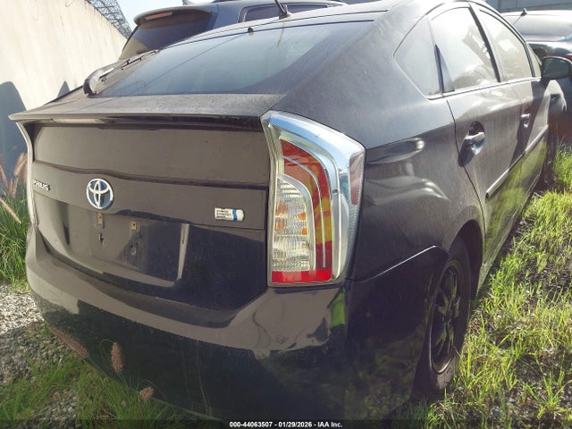 Toyota Prius Two 2014 JTDKN3DU0E1773576 Image 4
