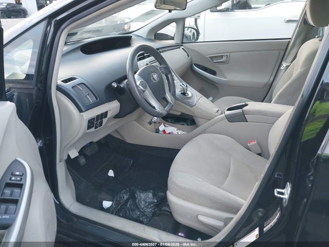 Toyota Prius Two 2014 JTDKN3DU0E1773576 Image 5