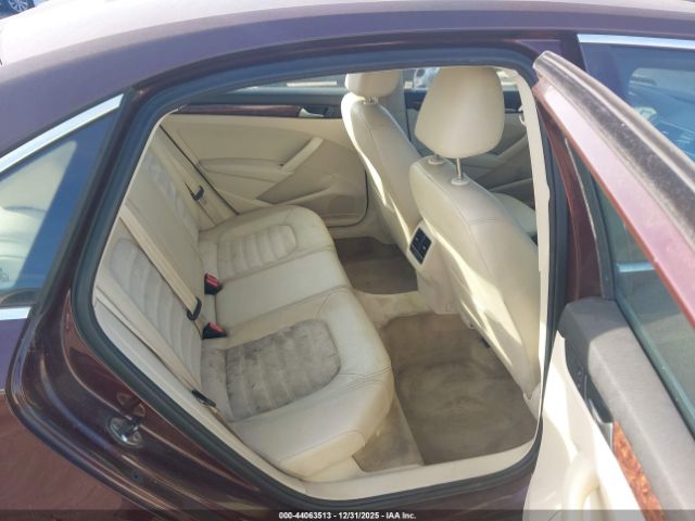 2013 VOLKSWAGEN PASSAT 1VWCM7A37DC062600 Photo 7
