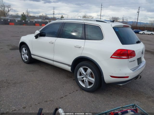 2012 VOLKSWAGEN TOUAREG WVGFK9BP7CD000878 Photo 2