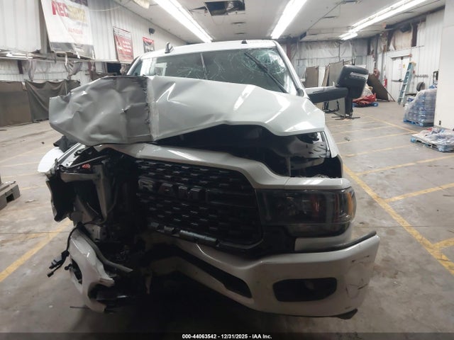 3C6UR5DL3RG179465 RAM 2500 Big Horn 4x4 6&#039;4 Box