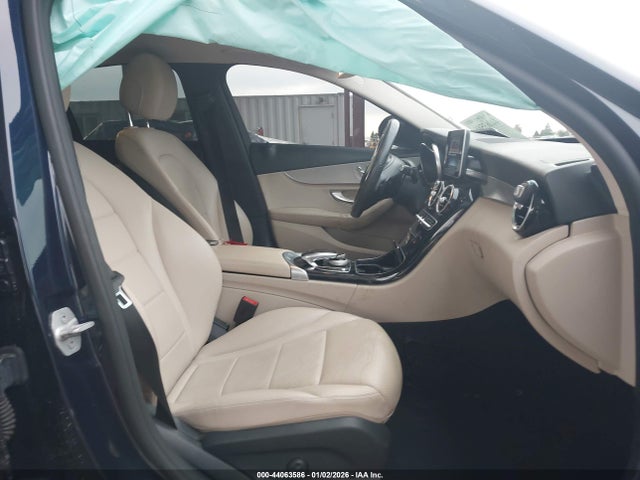 55SWF4KB0GU135066 Mercedes-Benz C 300 4matic