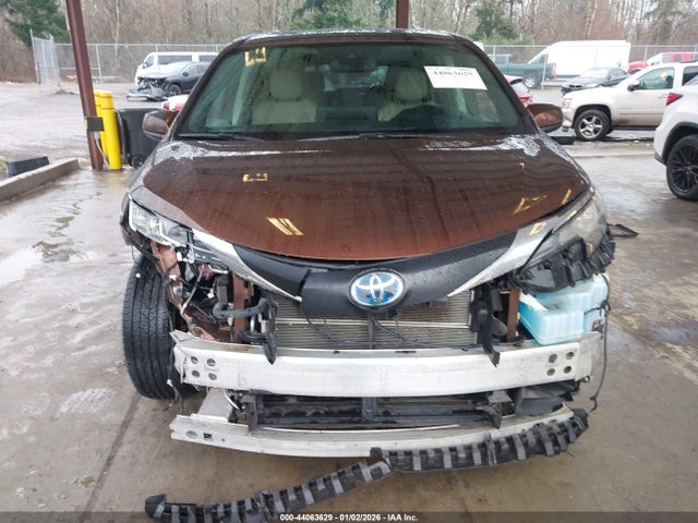 5TDYRKEC8NS114551 Toyota SIENNA XLE