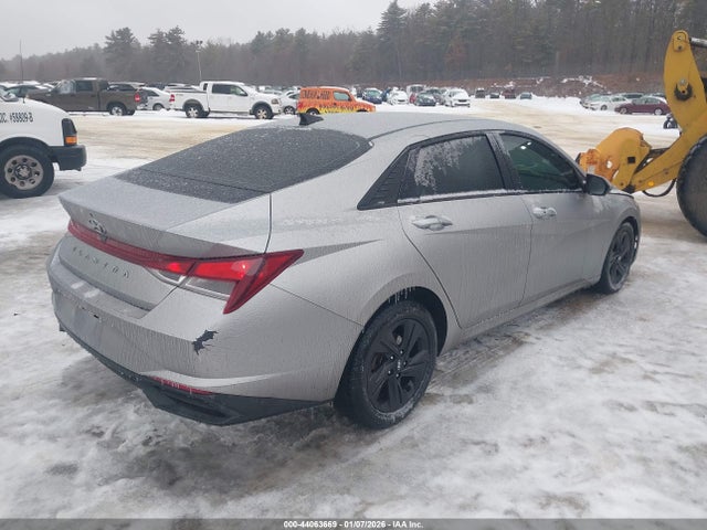 5NPLM4AG3MH011183 Hyundai ELANTRA SEL
