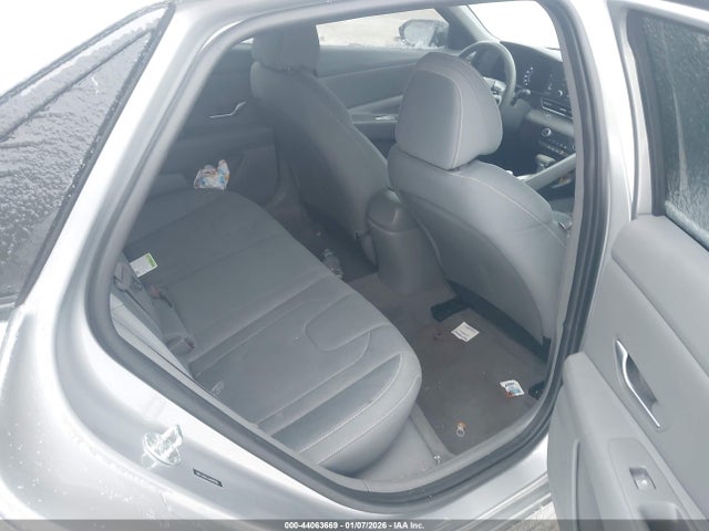 5NPLM4AG3MH011183 Hyundai ELANTRA SEL