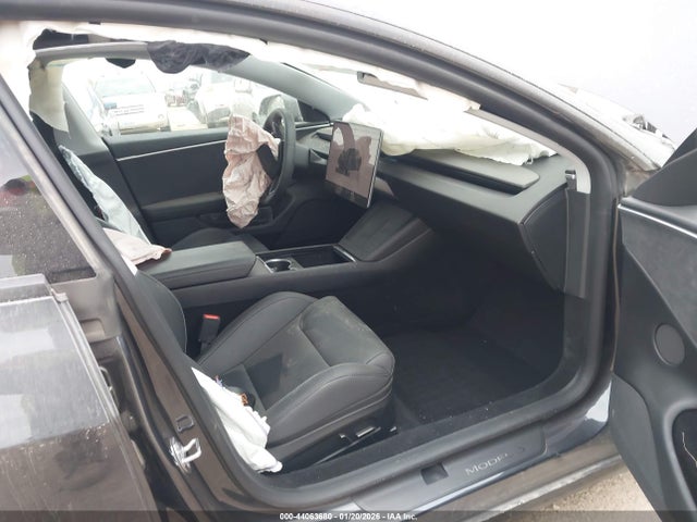 2025 TESLA MODEL 3 5YJ3E1ET6SF990633 Photo 4