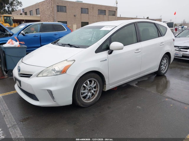 JTDZN3EU3E3310557 Toyota Prius V Three