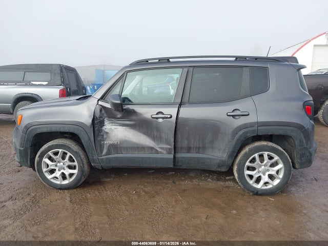 ZACCJBBB9JPJ19162 Jeep Renegade Latitude 4x4
