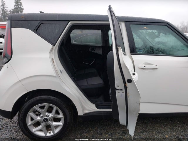 KNDJ23AUXR7227332 KIA SOUL S