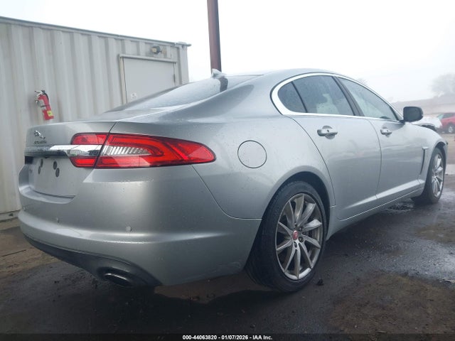 2015 JAGUAR XF SAJWA0FS9FPU67421 Photo 3