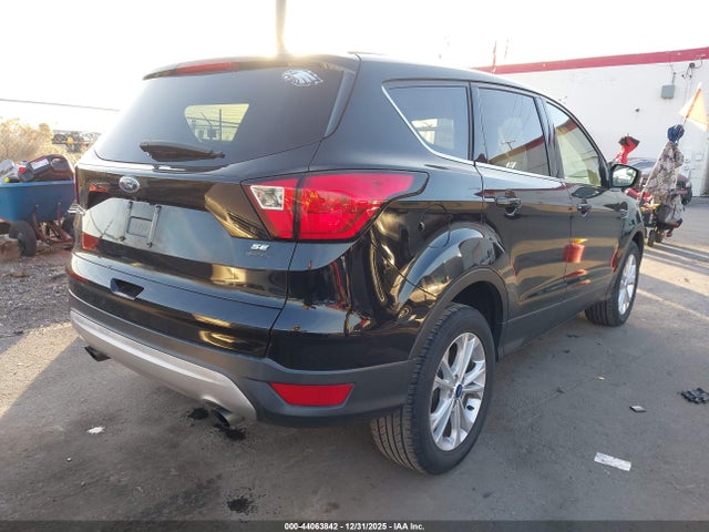 1FMCU0G92KUB12246 Ford ESCAPE SE
