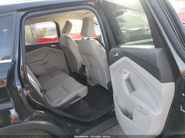 1FMCU0G92KUB12246 Ford ESCAPE SE