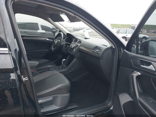 3VV3B7AX0NM033372 Volkswagen Tiguan 2.0t Se