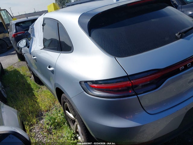 2021 PORSCHE MACAN WP1AA2A55MLB06650 Photo 2
