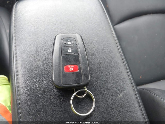 JTDL9RFU8K3009760 Toyota PRIUS XLE
