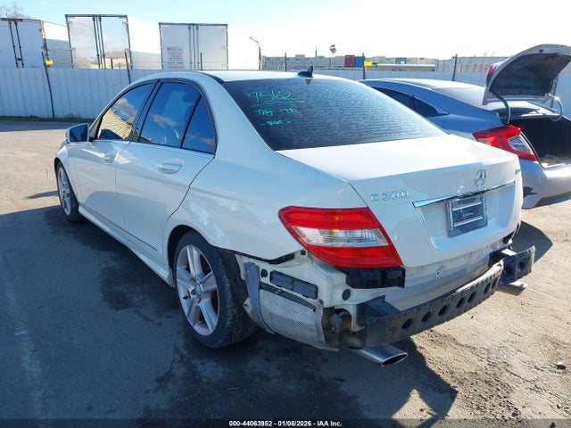 44063952 :رقم المزاد ، WDDGF8BB8AF438702 vin ، 2010 Mercedes-benz C 300 Sport 4matic مزاد بيع