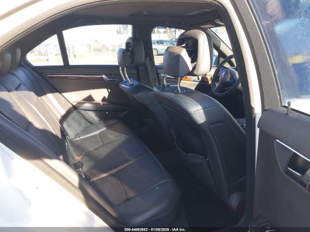 44063952 :رقم المزاد ، WDDGF8BB8AF438702 vin ، 2010 Mercedes-benz C 300 Sport 4matic مزاد بيع