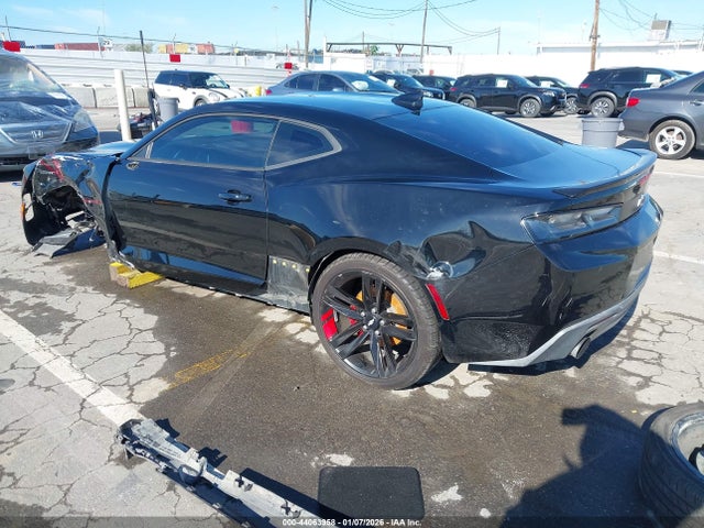 2018 CHEVROLET CAMARO 1G1FB1RX6J0174658 Photo 2