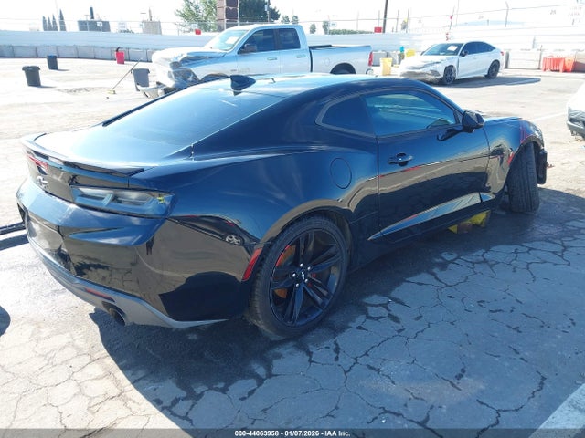 2018 CHEVROLET CAMARO 1G1FB1RX6J0174658 Photo 3
