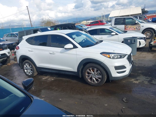 KM8J23A47MU338300 Hyundai TUCSON SE