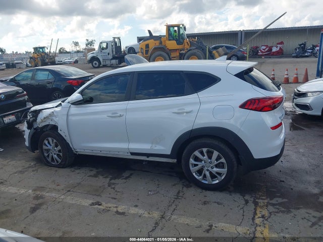 KM8J23A47MU338300 Hyundai TUCSON SE