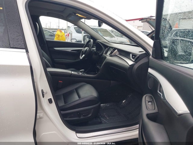 3PCAJ5M36KF135653 Infiniti Qx50 Luxe