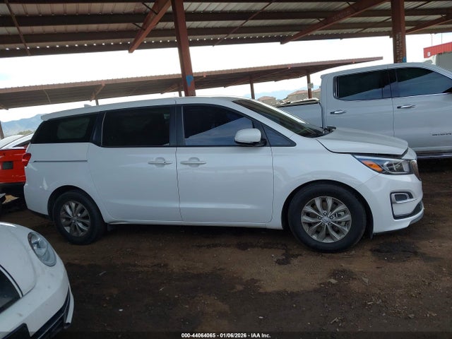 KNDMB5C10M6673189 KIA SEDONA LX