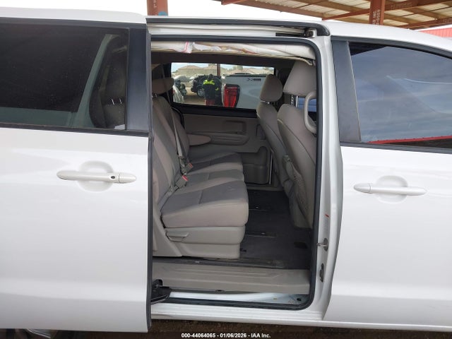 KNDMB5C10M6673189 KIA SEDONA LX