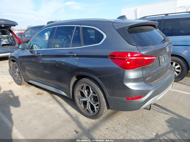 2019 BMW X1 WBXHT3C50K5L36565 Photo 2