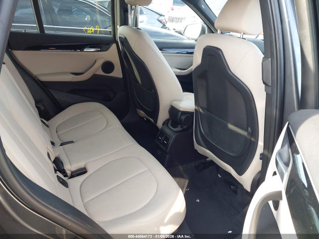 2019 BMW X1 WBXHT3C50K5L36565 Photo 7