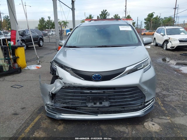 Toyota SIENNA XLE 2021 5TDJRKEC4MS031618 Image 12